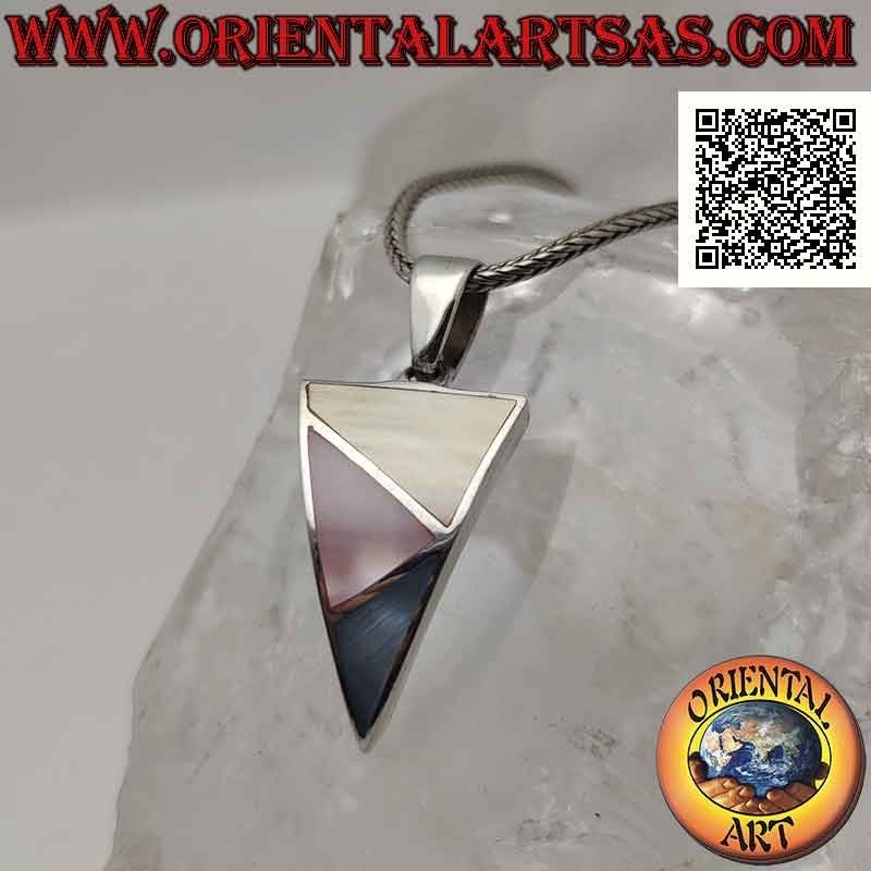 Ciondolo in argento triangolare curvo con tre triangoli scaleni di madreperla multicolor a filo bordo