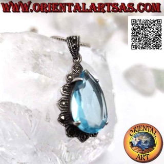 Ciondolo in argento con grande topazio blu a goccia incastonato su montatura imperiale tempestata di marcassite