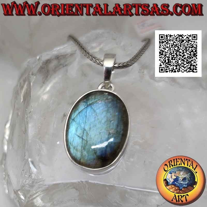 Pendentif en argent avec un gros cabochon ovale en labradorite sur monture lisse