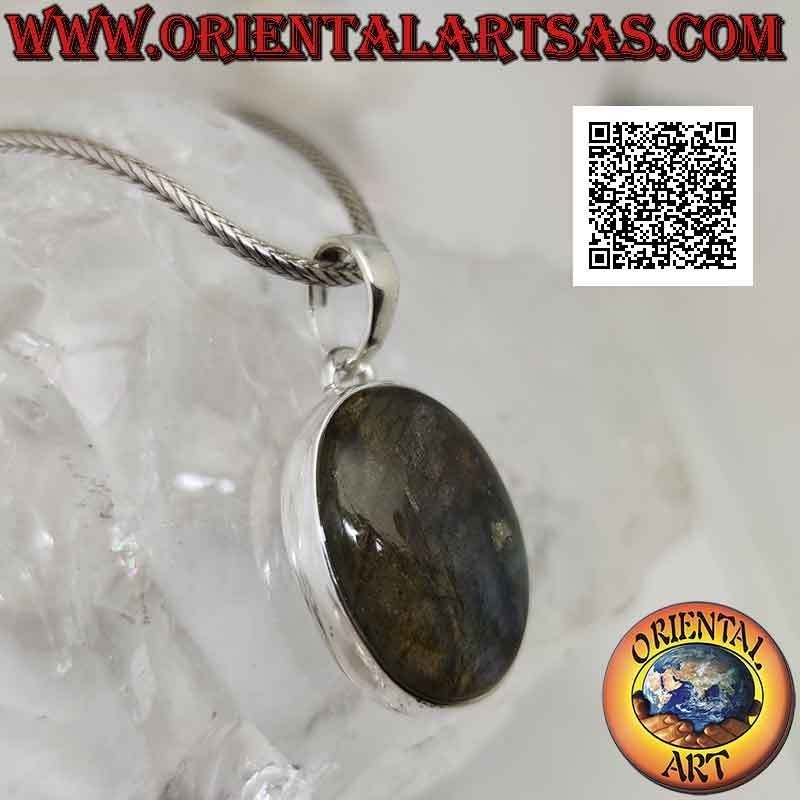 Ciondolo in argento con grande labradorite ovale cabochon su montatura liscia