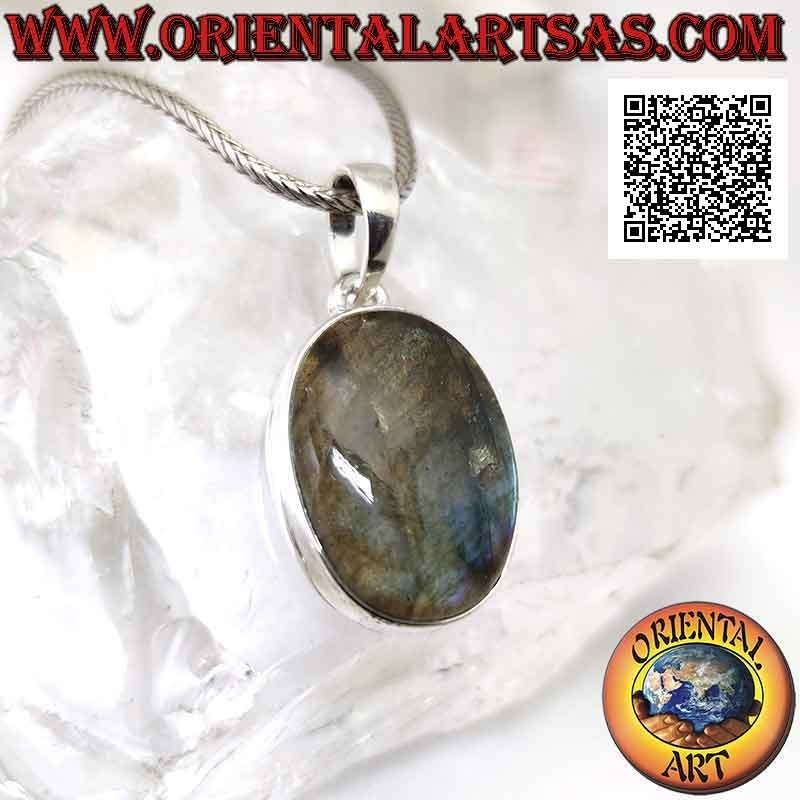 Pendentif en argent avec un gros cabochon ovale en labradorite sur monture lisse