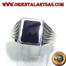 Anello in argento linee intagliate, con Onice rettangolare