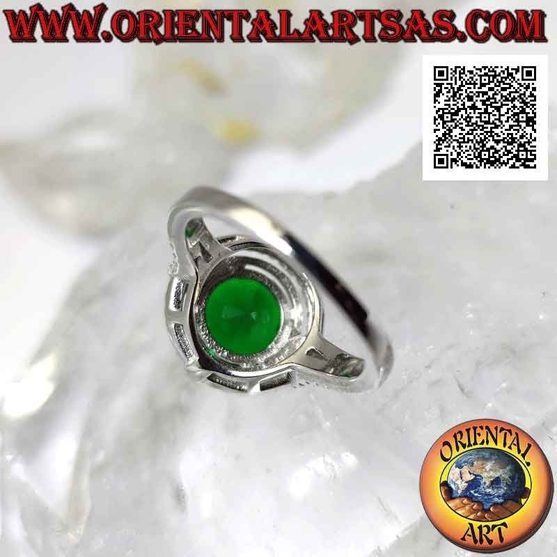Bague en argent avec émeraude synthétique ronde sertie entourée de zircons avec relief sur les points cardinaux