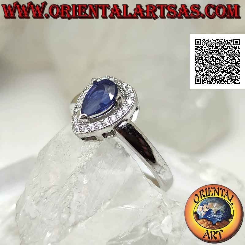 Bague en argent avec saphir synthétique en forme de larme serti entouré de zircons avec terminal superposé