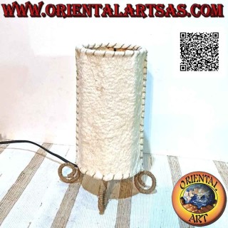 Lampada da tavolo etnica, "cilindro lineare" a base tonda in Tapa o Ngatu (corteccia d'albero) da 25 cm