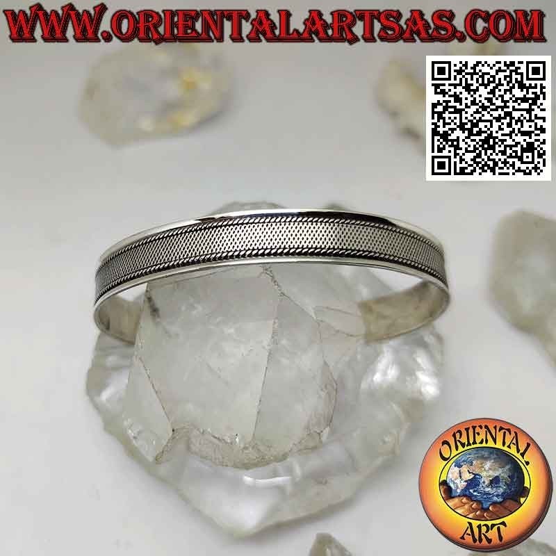 Starres Armband aus 925 ‰ Silber mit dichtem Mikrogeflecht im Flachrelief