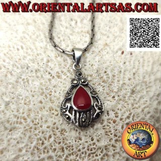 Ciondolo in argento con corniola a goccia contornata da decorazione traforata tempestata di marcassite