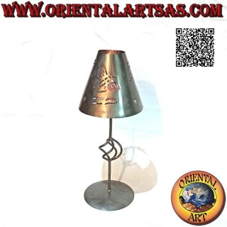 Portavelas cono perforado "farfalle" de forja artesanal
