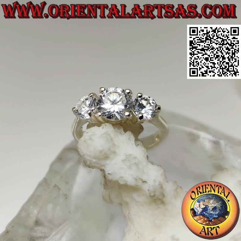 Anillo "trilogía" de plata con engaste de tres circonitas redondas