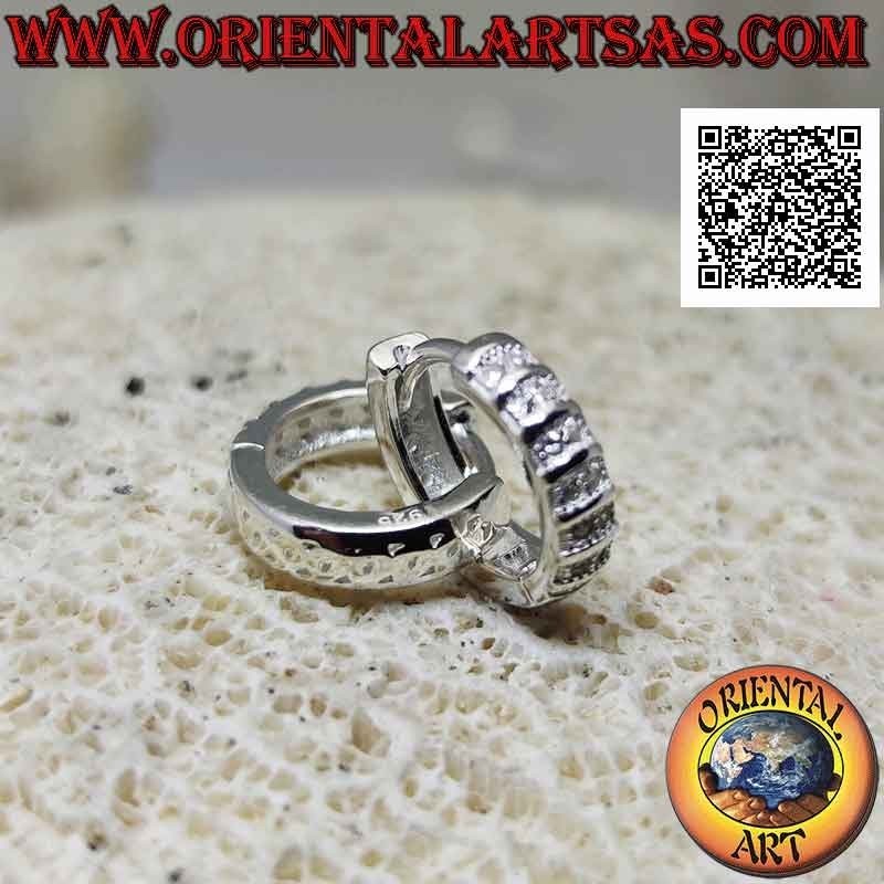 Pendientes de plata, círculos lisos con doble fila de circonitas blancas a una cara de 14 x 3 x 2 mm (click)