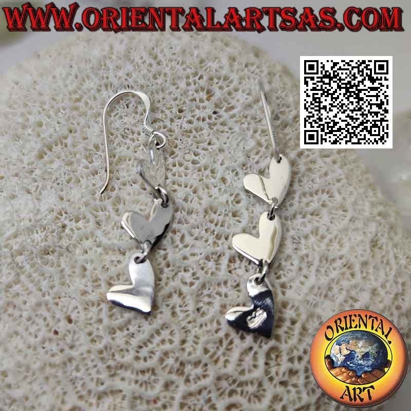 Boucles d'oreilles à levier en argent avec trio de coeurs plats suspendus lisses