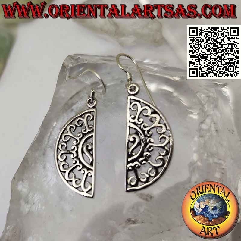 Boucles d'oreilles à levier en argent avec un demi-cercle à décor ethnique ajouré