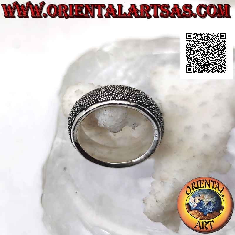 Anillo de plata con banda redondeada arenada de 7 mm (tachonada de microesferas)