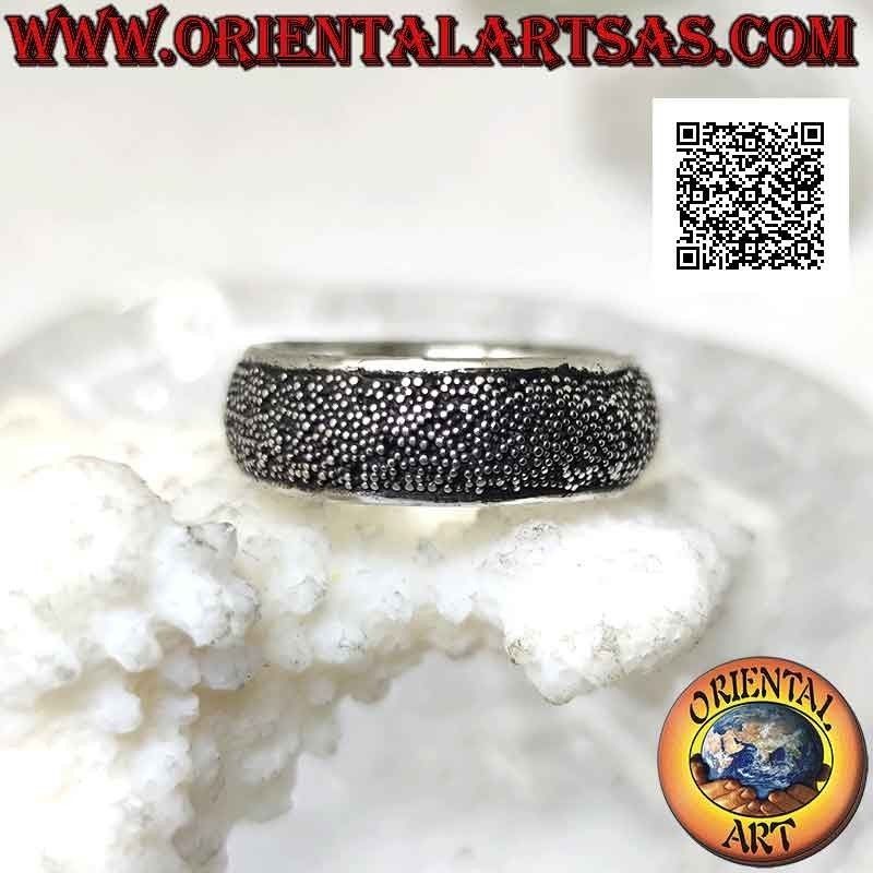 Bague en argent avec bande arrondie sablée de 7 mm (parsemée de microsphères)