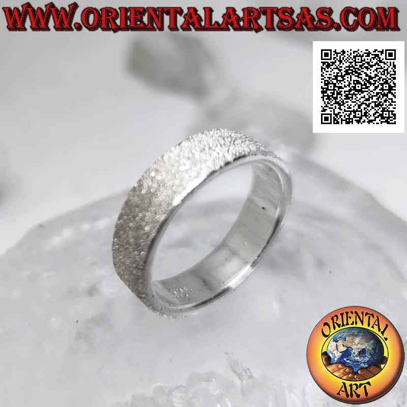 Bague en argent 6 mm "effet brillant" sablé plat (clouté de microsphères)