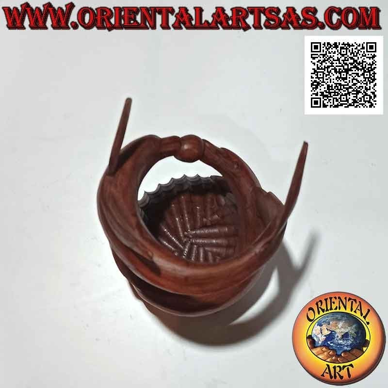 Portabotellas escultura pareja de delfines espirales en juego envolvente en madera de suar