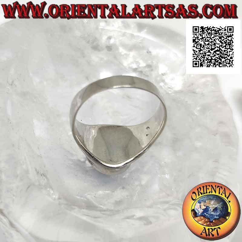 Silver ring with oval green agate flush with slightly raised edge on smooth setting