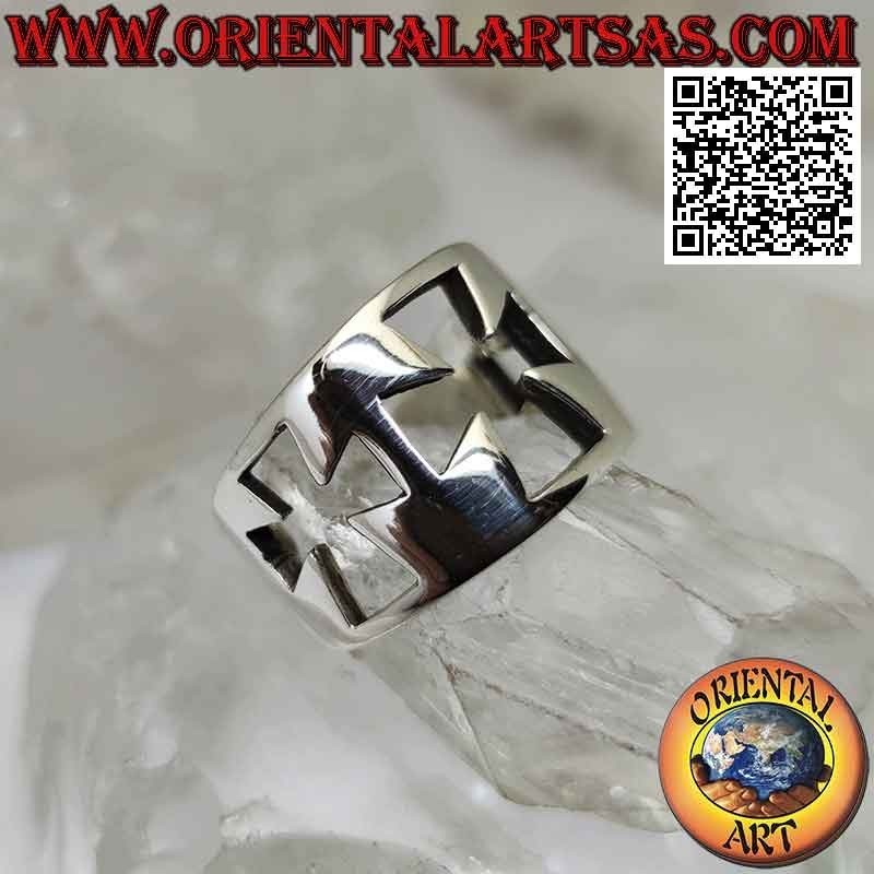 Bague en argent bande lisse avec trois croix ajourées
