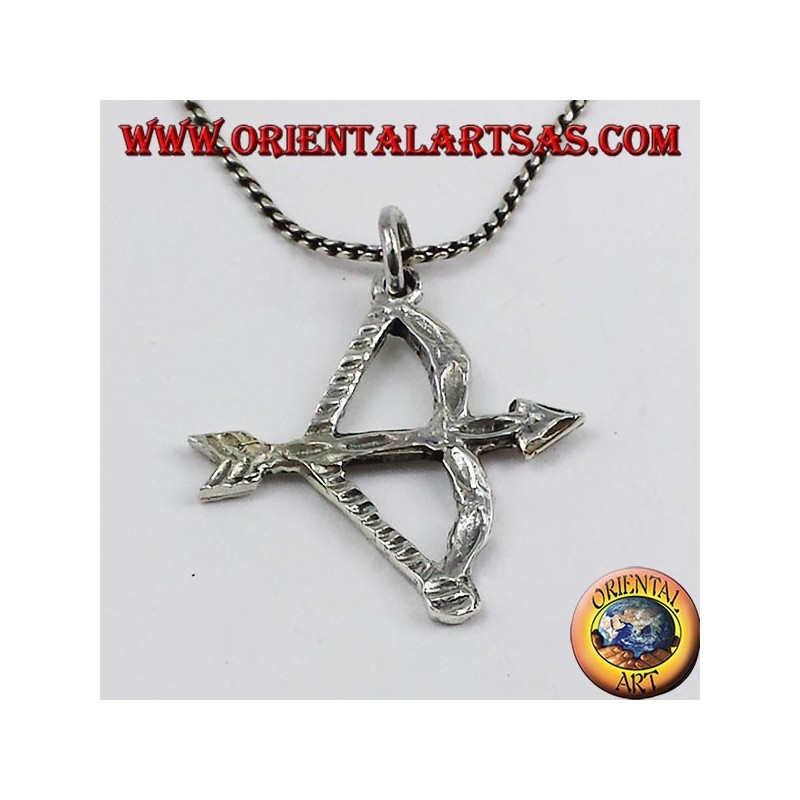 arc pendentif en argent avec la flèche