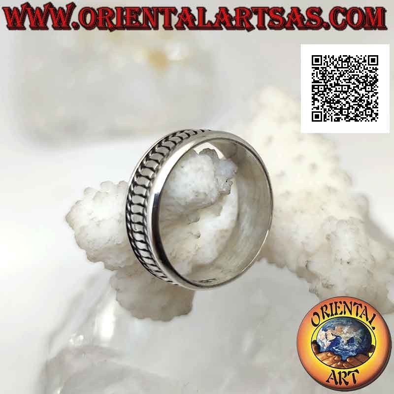 Silver band ring with wavy oblique lines engraved between intertwining