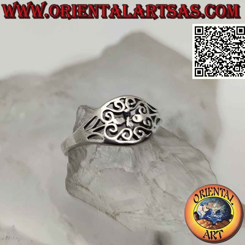 Anello in argento con stemma traforato croce con otto punte unite da greche