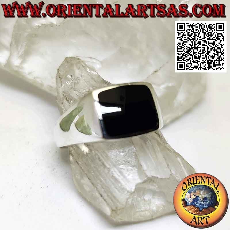 Bague en argent lisse et simple avec onyx rectangulaire biseauté et courbé 8x10 mm