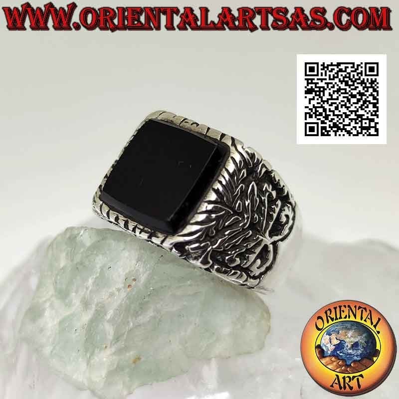 Bague en argent incrusté d'onyx