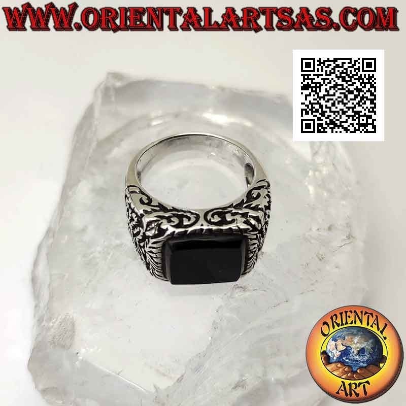 Bague en argent incrusté d'onyx