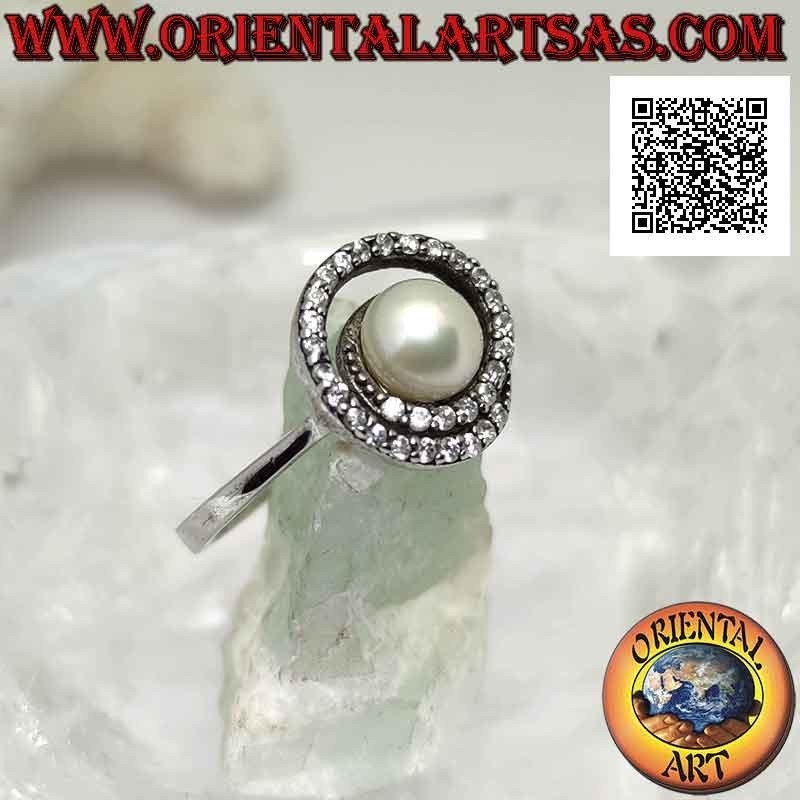Bague en argent avec perle d'eau douce au centre d'une spirale de zircon