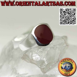 Anello in argento con corniola tonda a filo bordo su montatura squadrata liscia