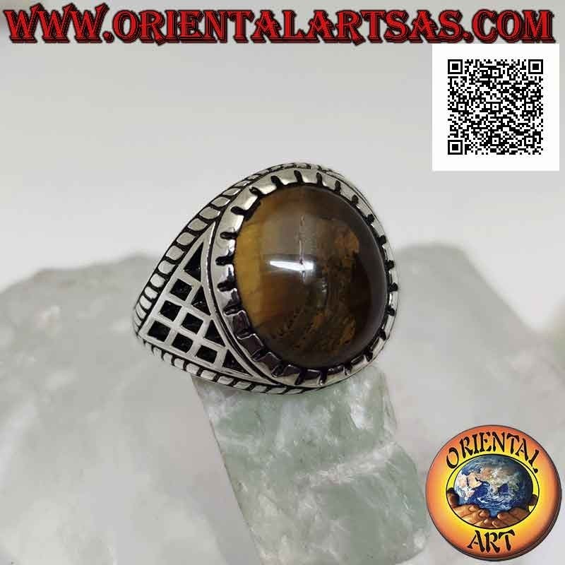 Bague en argent avec cabochon ovale en oeil de tigre et losanges gravés sur les côtés (B)