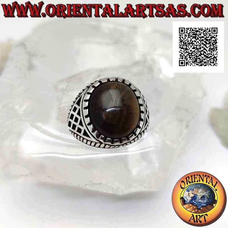 Anillo de plata con cabujón ojo de tigre ovalado y rombos grabados en los laterales (B)