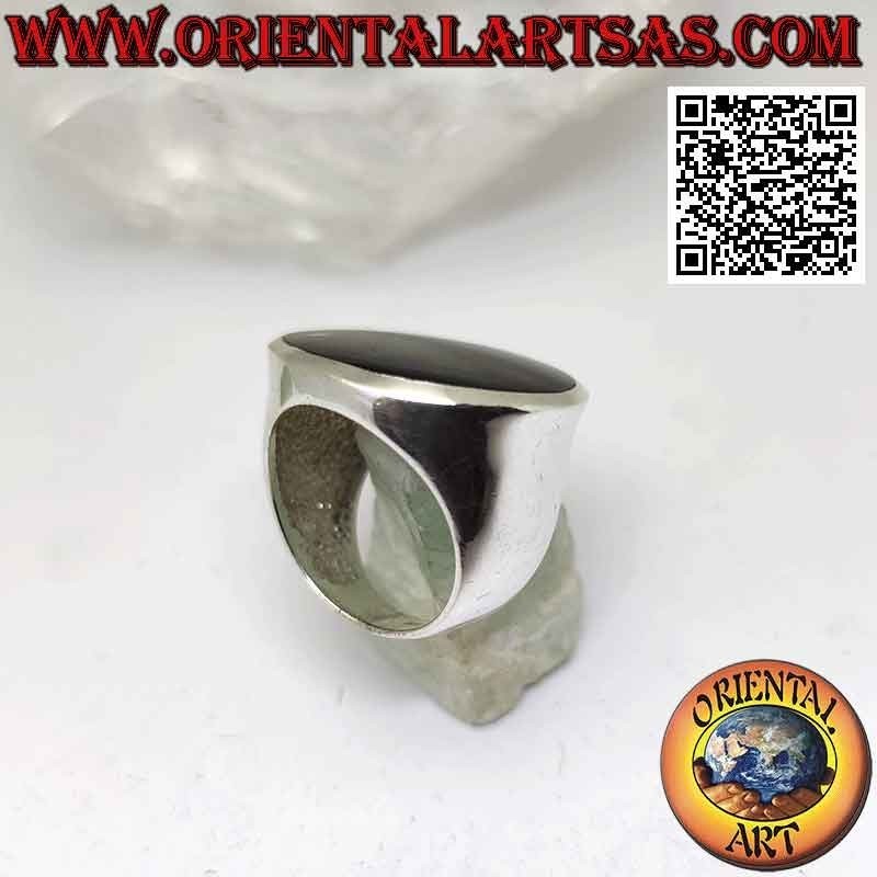Anello in argento con onice tonda a filo bordo su montatura liscia Ø 20 mm