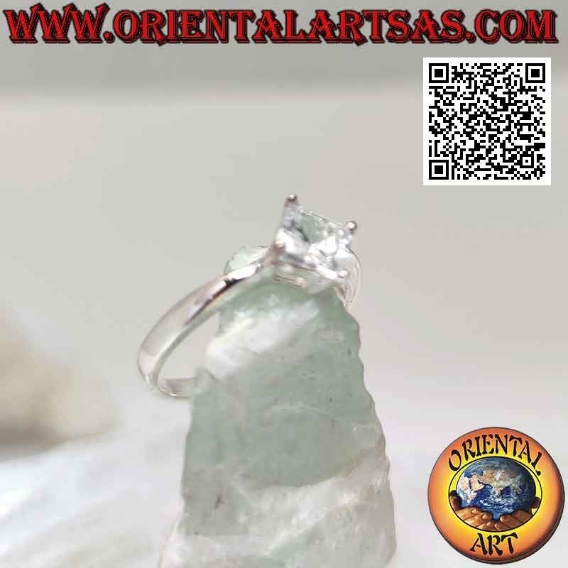 Anello in argento solitario con zircone bianco quadrato romboidale incastonato