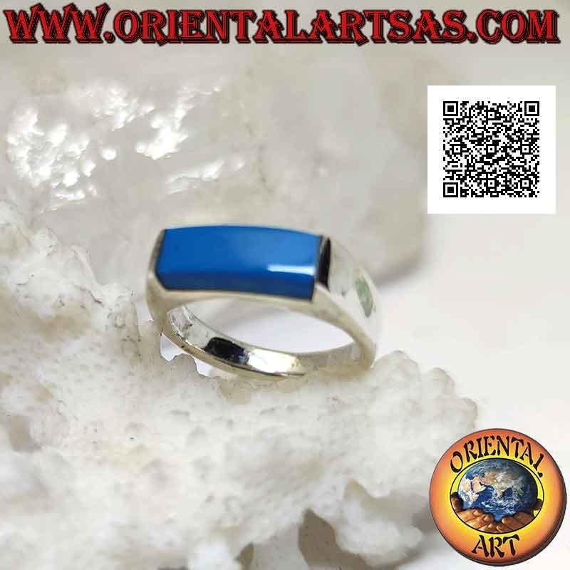 Bague en argent lisse avec turquoise rectangulaire allongée dépassant des deux côtés