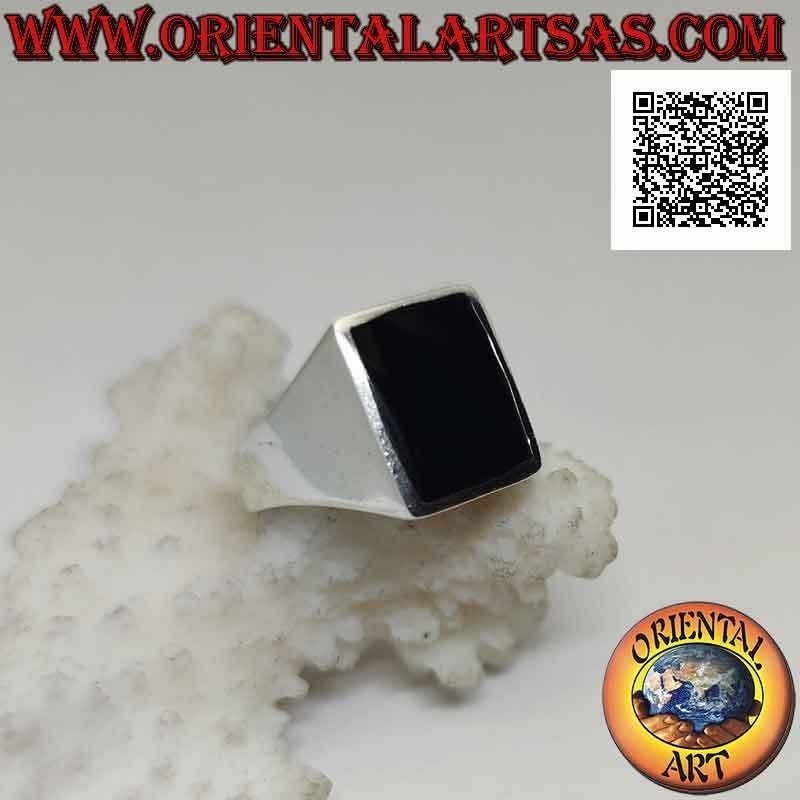 Anello in argento con onice rettangolare verticale a filo bordo su montatura liscia 12 x 8 mm