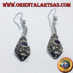 Pendientes de plata hechos a mano de la cobra con granate