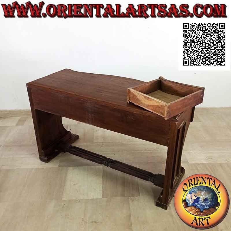 Scrivania consolle a tre cassetti e piano curvo con piedi a zampa di leone in legno di teak