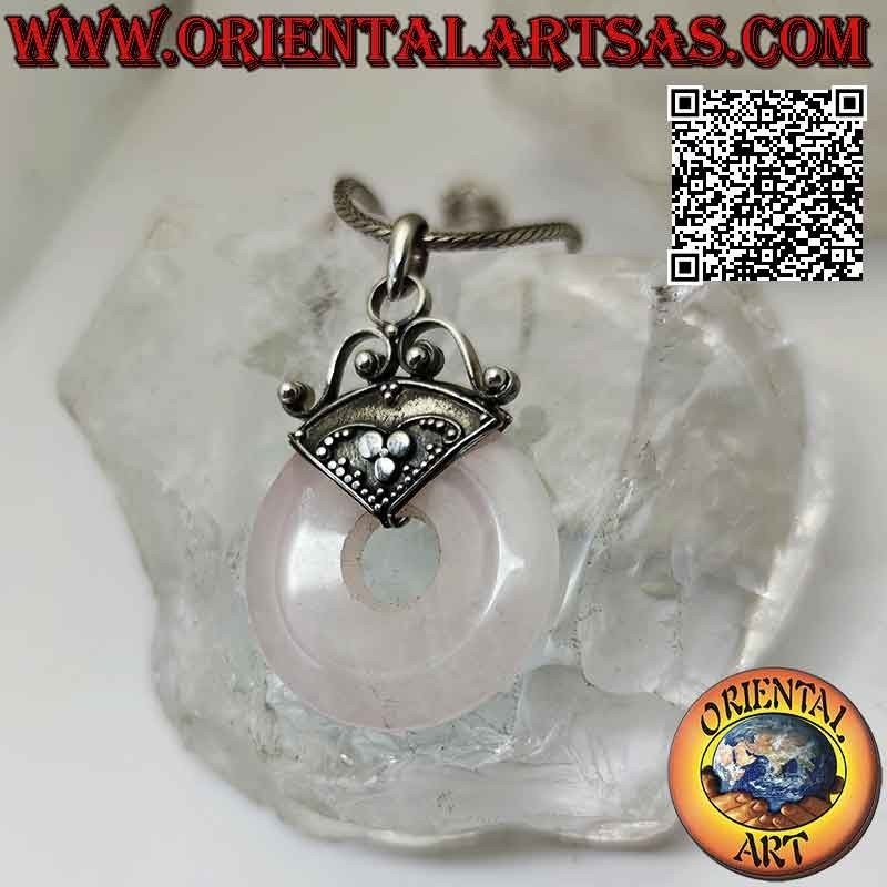 Rose quartz pendant, in the shape of a 28 mm donut. with hook decorated in silver bas-relief