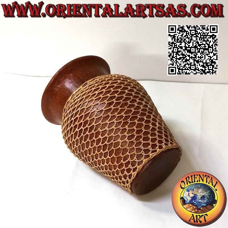 Traditionelle Lombok-Vase aus Terrakotta und handgeflochtenem Weidendraht (20 cm und 15 cm ø)