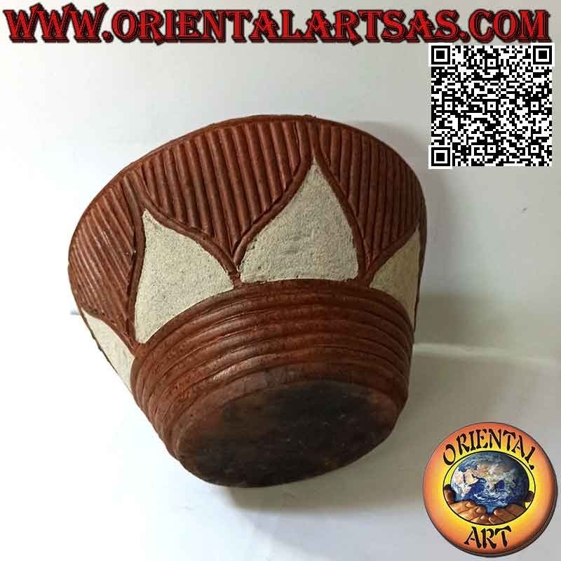 Traditionelle Lombok-Vase mit handgefertigter Terrakotta- und Sandblumendekoration (25 cm und 37 cm ø)