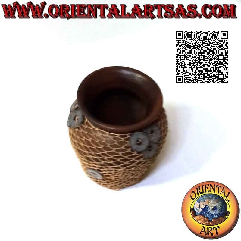 Terrakotta-Vase, geflochtener Weidendraht und alte chinesische Glücksmünzen, handgefertigt (14 cm und 13 cm ø)