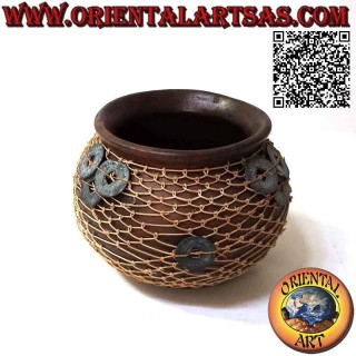Jarrón de terracota, alambre de mimbre tejido y antiguas monedas chinas de la suerte, hecho a mano (12 cm y 15 cm ø)