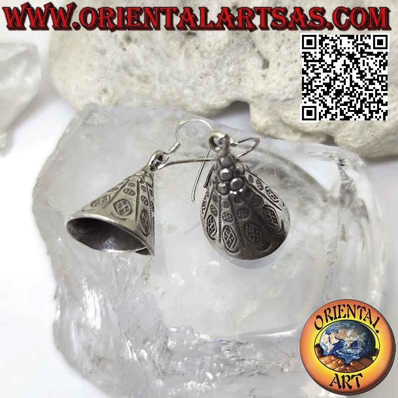 Pendientes de plata con colgante conos grabados, hechos a mano (Karen)