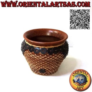 Vaso in terracotta, filo di midollino intrecciato e riproduzione di monete cinesi, fatto a mano (17 cm e 19 cm ø)