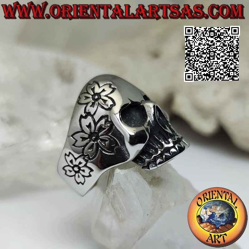 Anello in acciaio chirurgico (316L), teschio messicano "calanca" liscio con decorazione floreale incisa su un lato