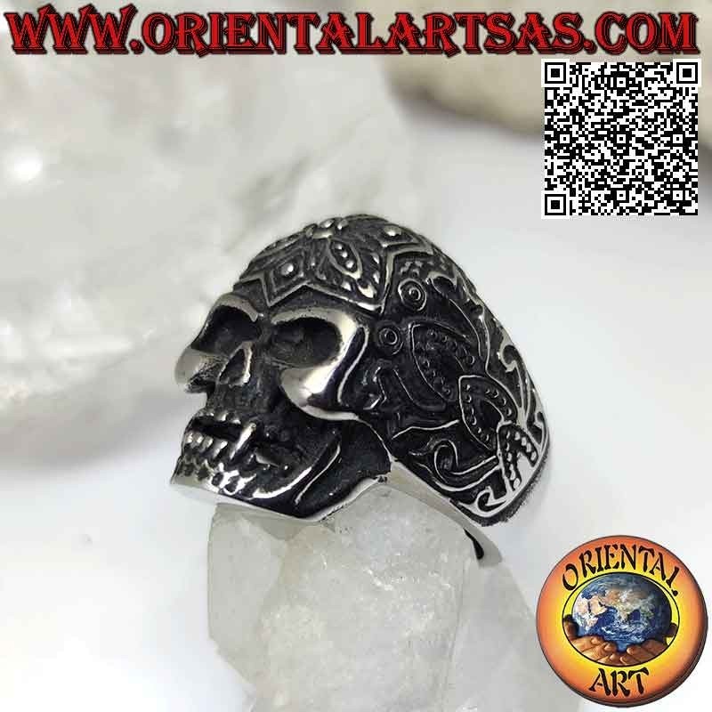 Anillo de acero quirúrgico (316L), calavera mexicana "calanca" con decoración tribal en bajorrelieve