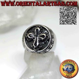 Ring aus Chirurgenstahl (316L), zentrales schwarzes Reliefkreuz umgeben von kleinen griechischen Kreuzen