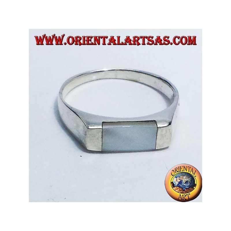 Anillo de plata con nácar