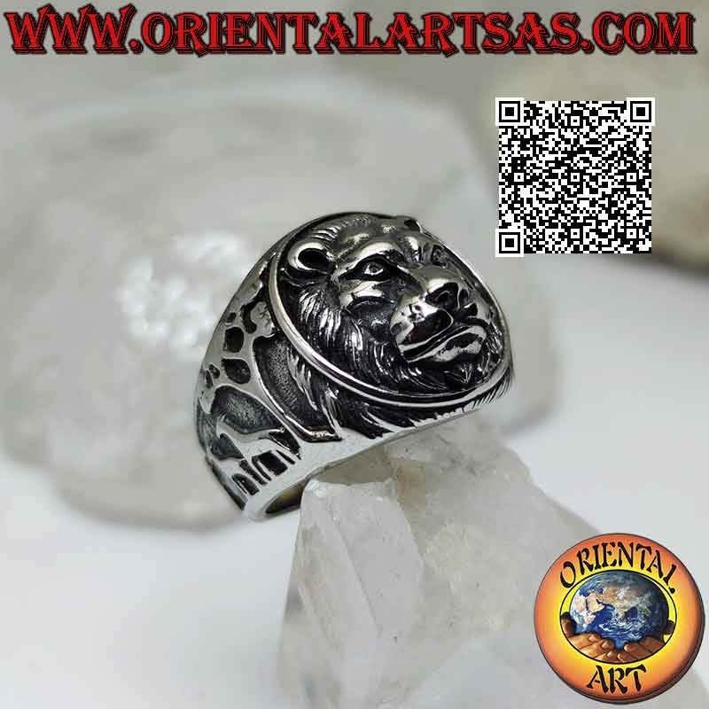 Ring aus Chirurgenstahl (316L), geprägter Löwenkopf (König des Waldes) und Motivtiere an den Seiten